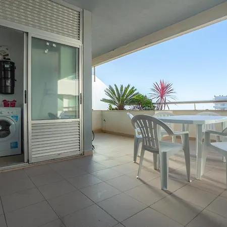 Ocean Village Apartment *
